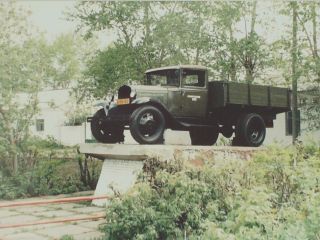 Памятник первому автомобилю